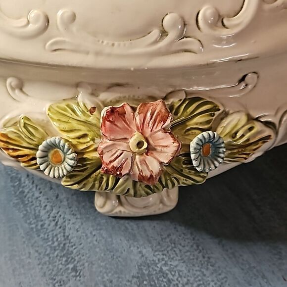 Vintage Capodimonte soup tureen - Picture 15 of 16